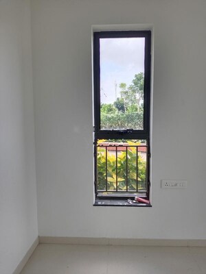 Room in 2 BHK Apartment at Shapoorji Pallonji Joyville Hinjewadi, Hinjewadi – for Rent