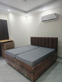 1 RkBuilder Floor For Rent in Sector 55