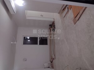 Room in 2.5 BHK Apartment at Ireo The Corridors, Sector 67a – for Rent