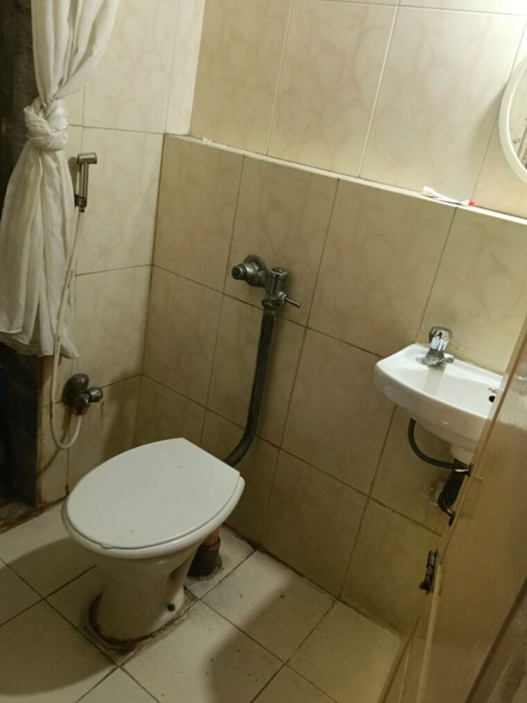 Bathroom, panchvati-chs-powai 2 Bedroom 900 Sq.Ft. Apartment In Powai Mumbai 10625966