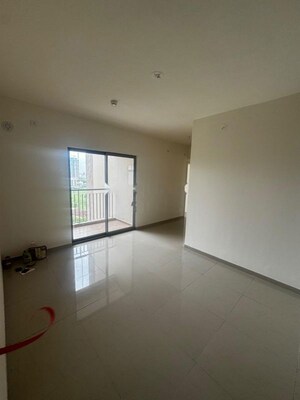 Room in 2 BHK Apartment at Mahindra Happinest Tathawade Phase 1, Tathawade – for Rent