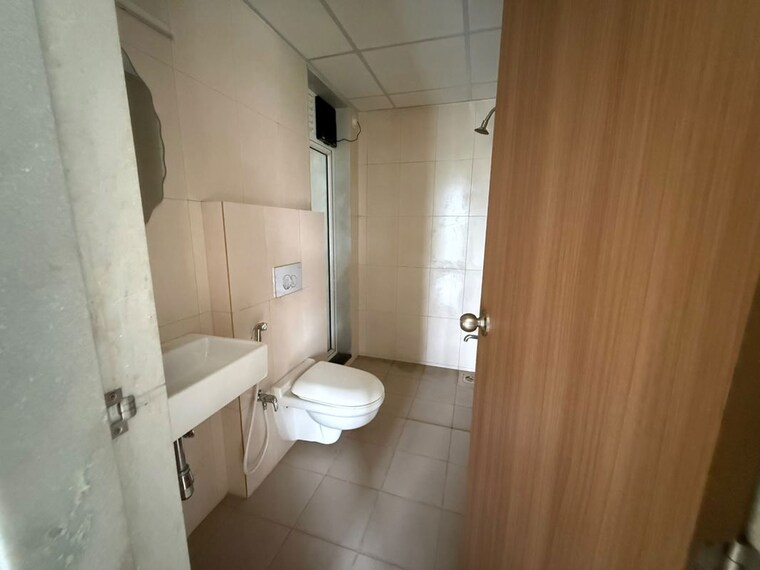 Bathroom, horizon-height 1 Bedroom 580 Sq.Ft. Apartment In Kasarvadavali Thane 10625992
