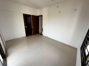 Room in 3 BHK Apartment at Kohinoor Sportsville, Hinjewadi – for Rent