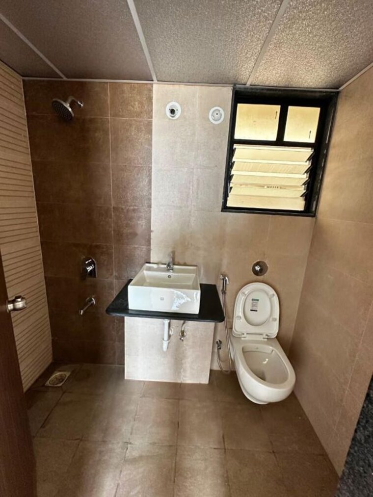 Bathroom, kohinoor-sportsville 3 Bedroom 1000 Sq.Ft. Apartment In Hinjewadi Pune 10626038