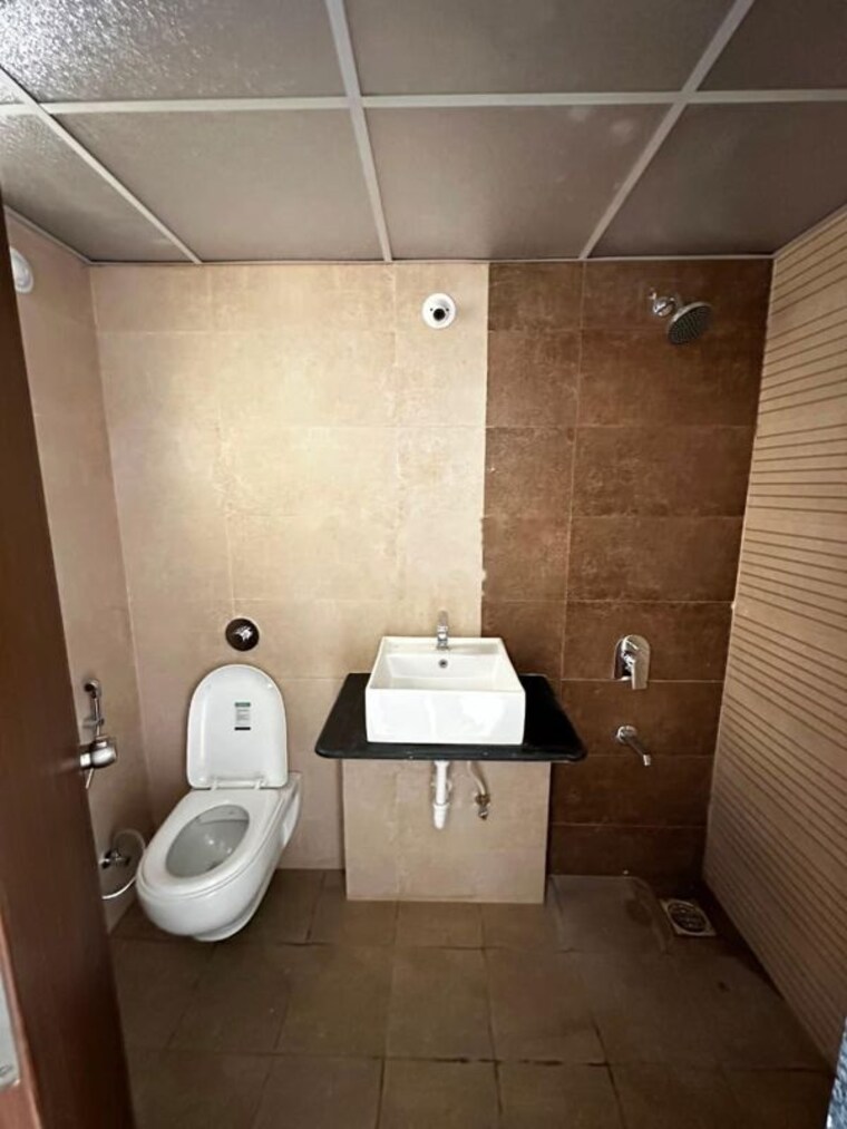 Bathroom, kohinoor-sportsville 3 Bedroom 1000 Sq.Ft. Apartment In Hinjewadi Pune 10626038