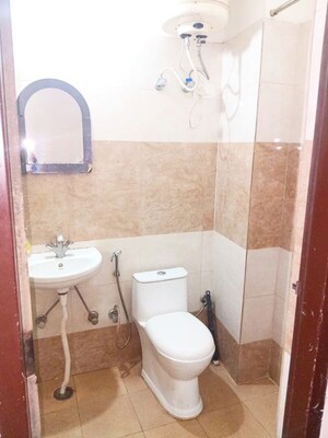 Bathroom in 1 RK Builder Floor at Sector 55 – for Rent