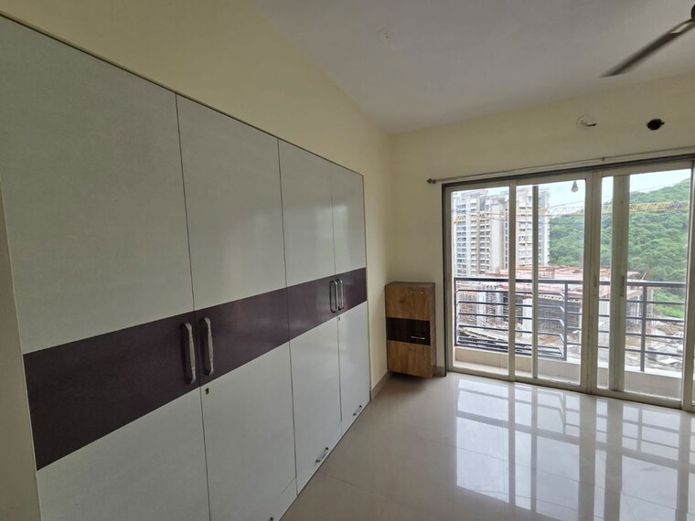Kitchen, db-parkwoods 3 Bedroom 1000 Sq.Ft. Apartment In Kasarvadavali Thane 10626024