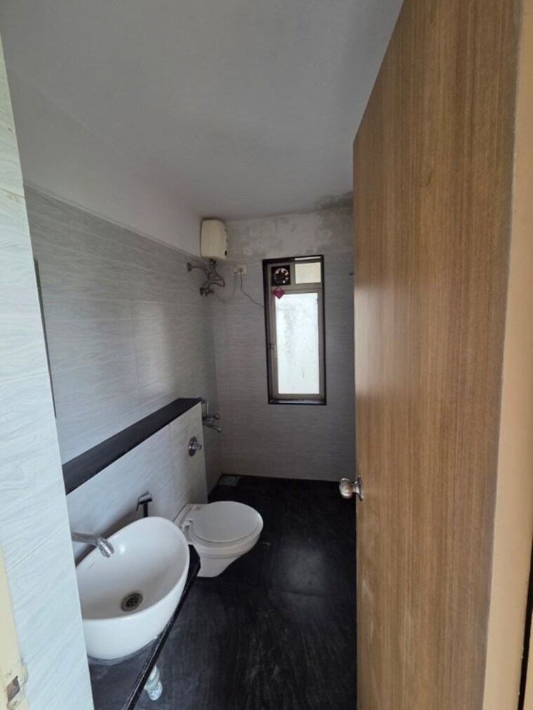 Bathroom, db-parkwoods 3 Bedroom 1000 Sq.Ft. Apartment In Kasarvadavali Thane 10626024
