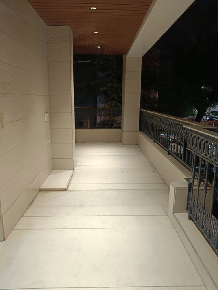 Balcony, janakpuri 3 Bedroom 300 Sq.Yd. Builder Floor In Janakpuri Delhi 10626060