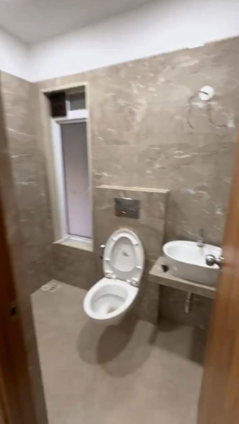 Bathroom, platinum-apartment 1.5 Bedroom 675 Sq.Ft. Apartment In Andheri West Mumbai 10626034