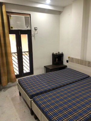 1 BHK Builder Floor For Rent in Janakpuri