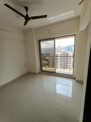 2 BHK Apartment For Rent in Raunak Unnathi Woods Supreme, Ghodbunder Road