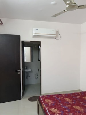 Room in 2 BHK Apartment at Puranik City Reserva, Ghodbunder Road – for Rent