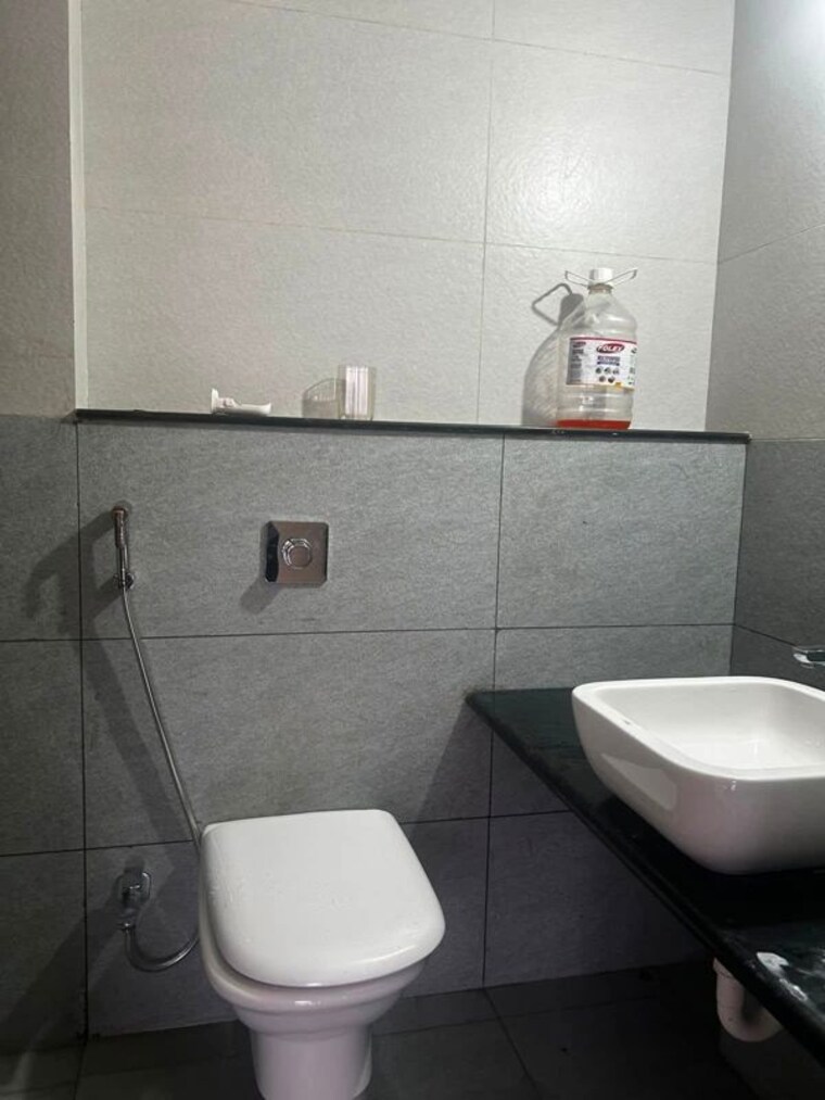 Bathroom, paranjape-blue-ridge 2 Bedroom 896 Sq.Ft. Apartment In Hinjewadi Pune 10626118