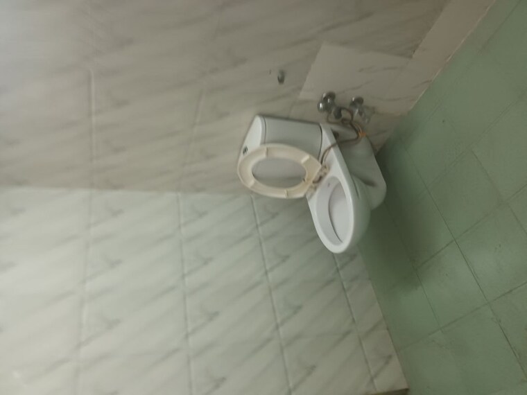 Bathroom, sector 16 3 Bedroom 1850 Sq.Ft. Independent House In Sector 16 Faridabad 10626081