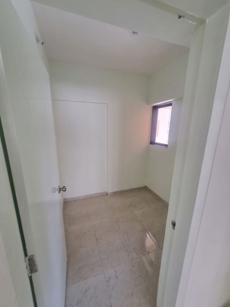 Bathroom, patrachawl-mhada 2.5 Bedroom 700 Sq.Ft. Apartment In Goregaon West Mumbai 10626152