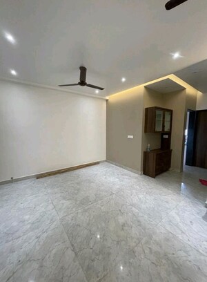 Room in 2 BHK Apartment at Lodha Luxuria Priva, Majiwada – for Sale