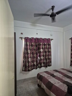 Bedroom in 2 BHK Apartment at Park Circus – for Rent
