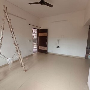 Room in 3.5 BHK Apartment at Kalkaji – for Rent