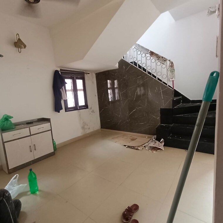 Team Area, kalkaji 3.5 Bedroom 1600 Sq.Ft. Apartment In Kalkaji Delhi 10626140