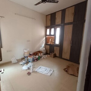 Room in 3.5 BHK Apartment at Kalkaji – for Rent