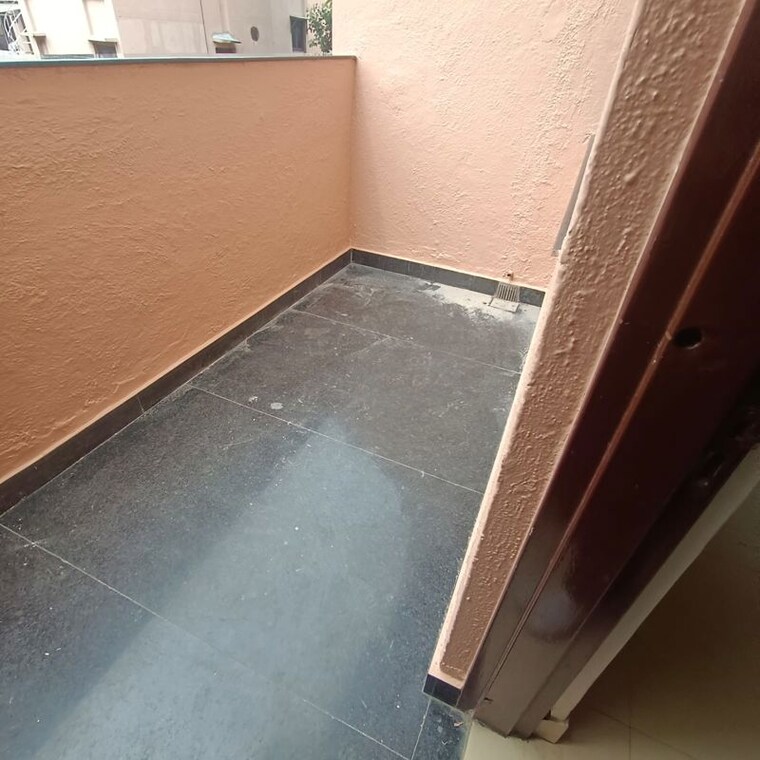 Balcony, kalkaji 3.5 Bedroom 1600 Sq.Ft. Apartment In Kalkaji Delhi 10626140