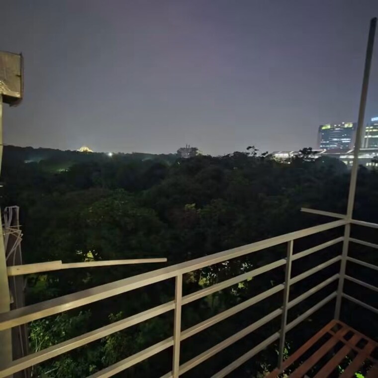 Balcony, freedom fighters enclave 2 Bedroom 950 Sq.Ft. Apartment In Freedom Fighters Enclave Delhi 10626207