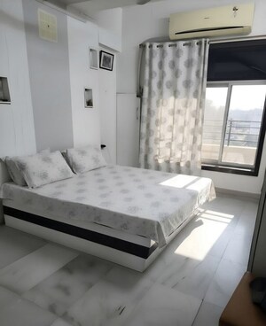 2 BHK Apartment For Sale in Borivali West