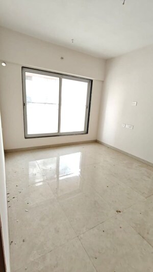 Room in 2 BHK Apartment at Silver Sapphire, Malad East – for Sale