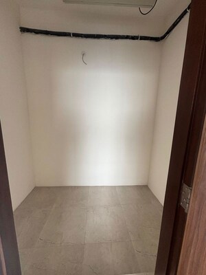 Room in 4 BHK Apartment at Piramal Mahalaxmi, Mahalaxmi – for Sale