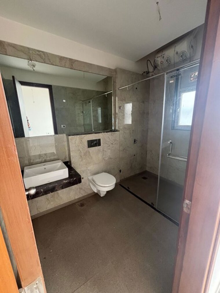 Attached Bathroom, piramal-mahalaxmi 4 Bedroom 1850 Sq.Ft. Apartment In Mahalaxmi Mumbai 10626313
