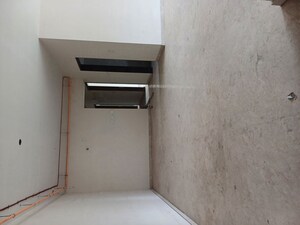 Room in 3 BHK Apartment at Sheth 72 West, Andheri West – for Sale