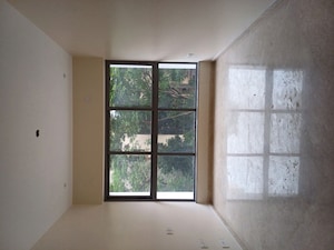 Room in 3 BHK Apartment at Sheth 72 West, Andheri West – for Sale