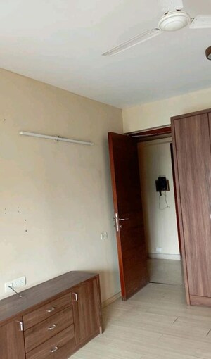 Room in 3 BHK Apartment at Maker Tower, Cuffe Parade – for Sale