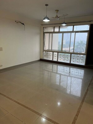 Room in 4 BHK Apartment at Sector Swarn Nagri – for Sale