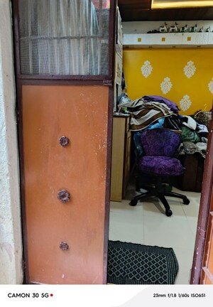 Furnished Amenities in 2 BHK Apartment at Kalyan West – for Rent