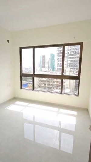 Room in 3 BHK Apartment at Siddha Sky, Sion – for Rent