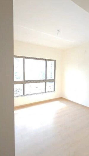Room in 3 BHK Apartment at Siddha Sky, Sion – for Rent