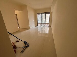 Room in 3 BHK Apartment at The Prestige City, Mulund West – for Rent