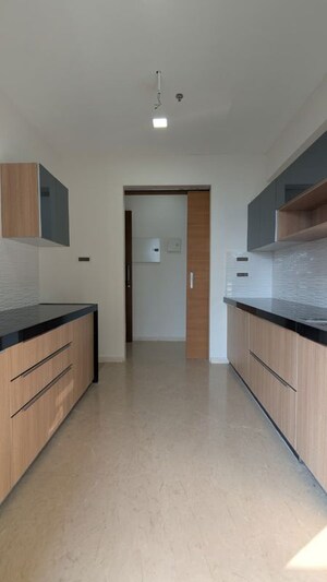 Room in 3 BHK Apartment at Ekta Tripolis, Goregaon West – for Rent