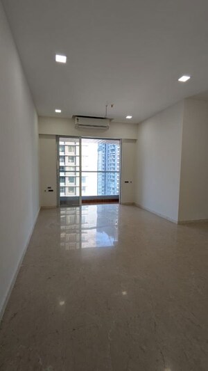 Room in 3 BHK Apartment at Ekta Tripolis, Goregaon West – for Rent