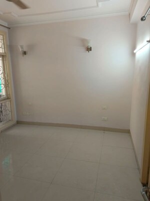 Room in 3.5 BHK Apartment at Conscient Heritage Max, Sector 102 – for Rent