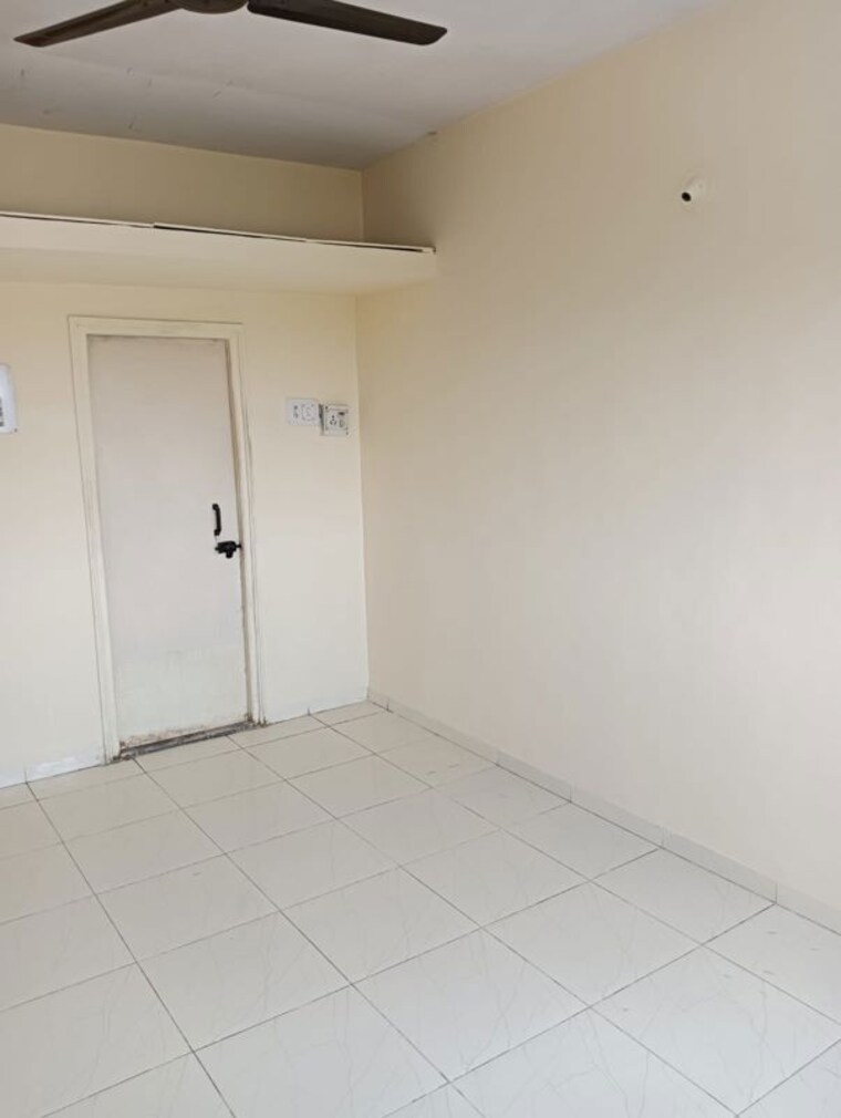 Room, madhuban-society 2 Bedroom 1000 Sq.Ft. Apartment In Vishrantwadi Pune 10626610