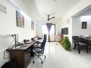Team Area in 3 BHK Apartment at Nana Chiloda – for Sale