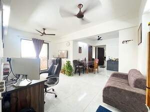 Team Area in 3 BHK Apartment at Nana Chiloda – for Sale