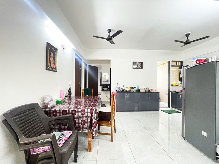 Living Room, nana chiloda 3 Bedroom 217 Sq.Yd. Apartment In Nana Chiloda Ahmedabad 10626645