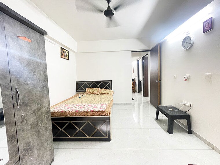Living Room, nana chiloda 3 Bedroom 217 Sq.Yd. Apartment In Nana Chiloda Ahmedabad 10626645