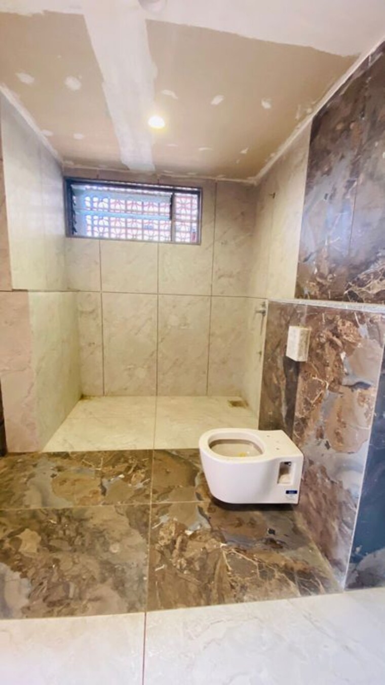 Bathroom, kasper-woods 4 Bedroom 3101 Sq.Ft. Apartment In New Alkapuri Vadodara 10626660