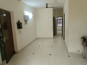 Room in 2 BHK Builder Floor at Unitech South City II, Sector 50 – for Sale