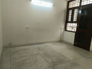 Room in 2 BHK Builder Floor at Unitech South City II, Sector 50 – for Sale